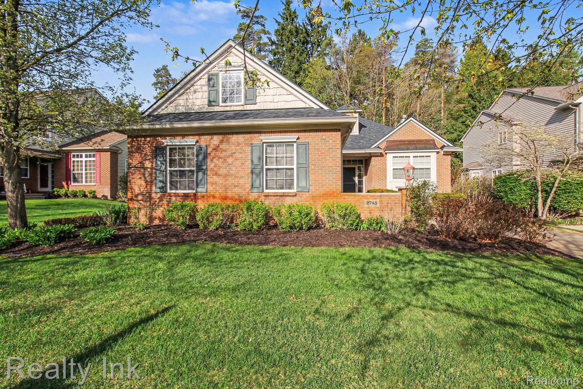 2745 Signature Circle