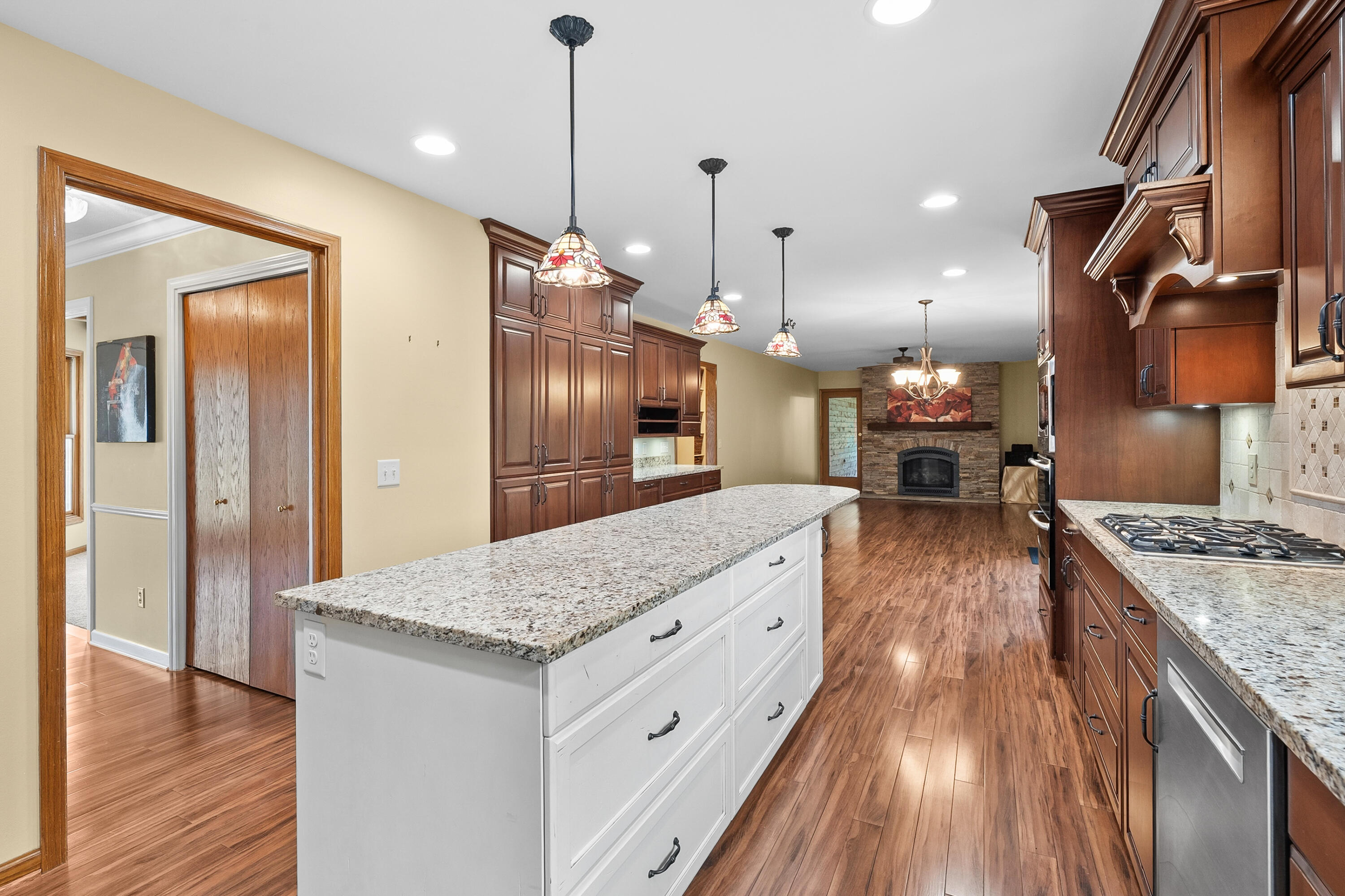 5471 Gatwick Court