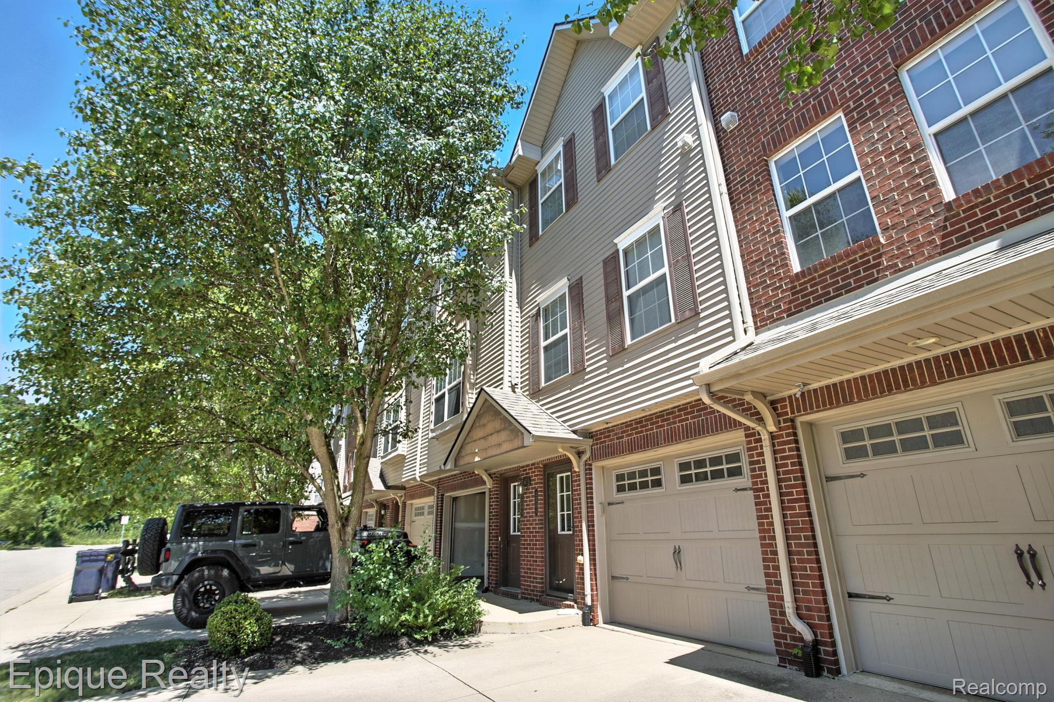 2206 Knotty Pine Trail