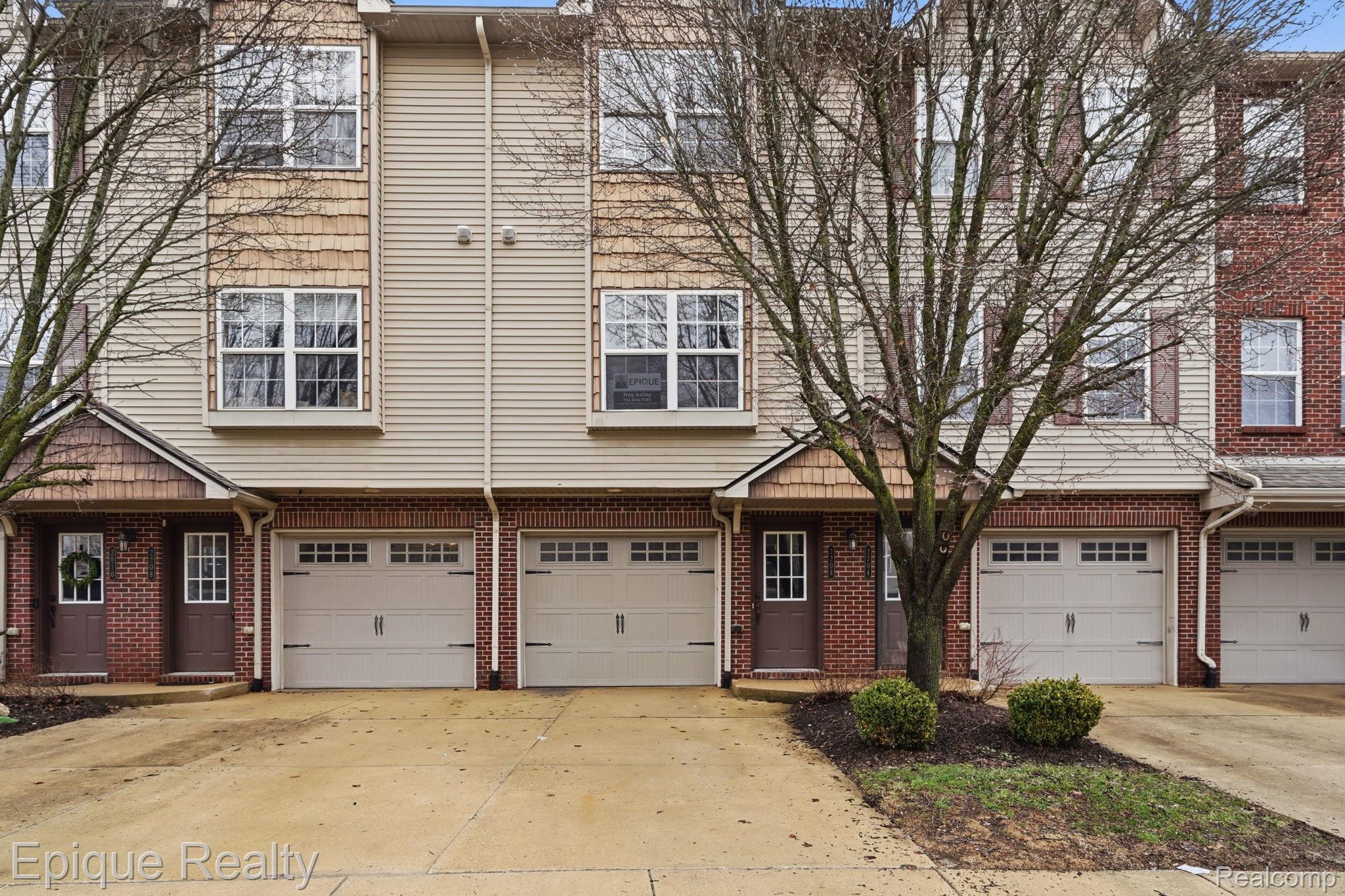 2206 Knotty Pine Trail