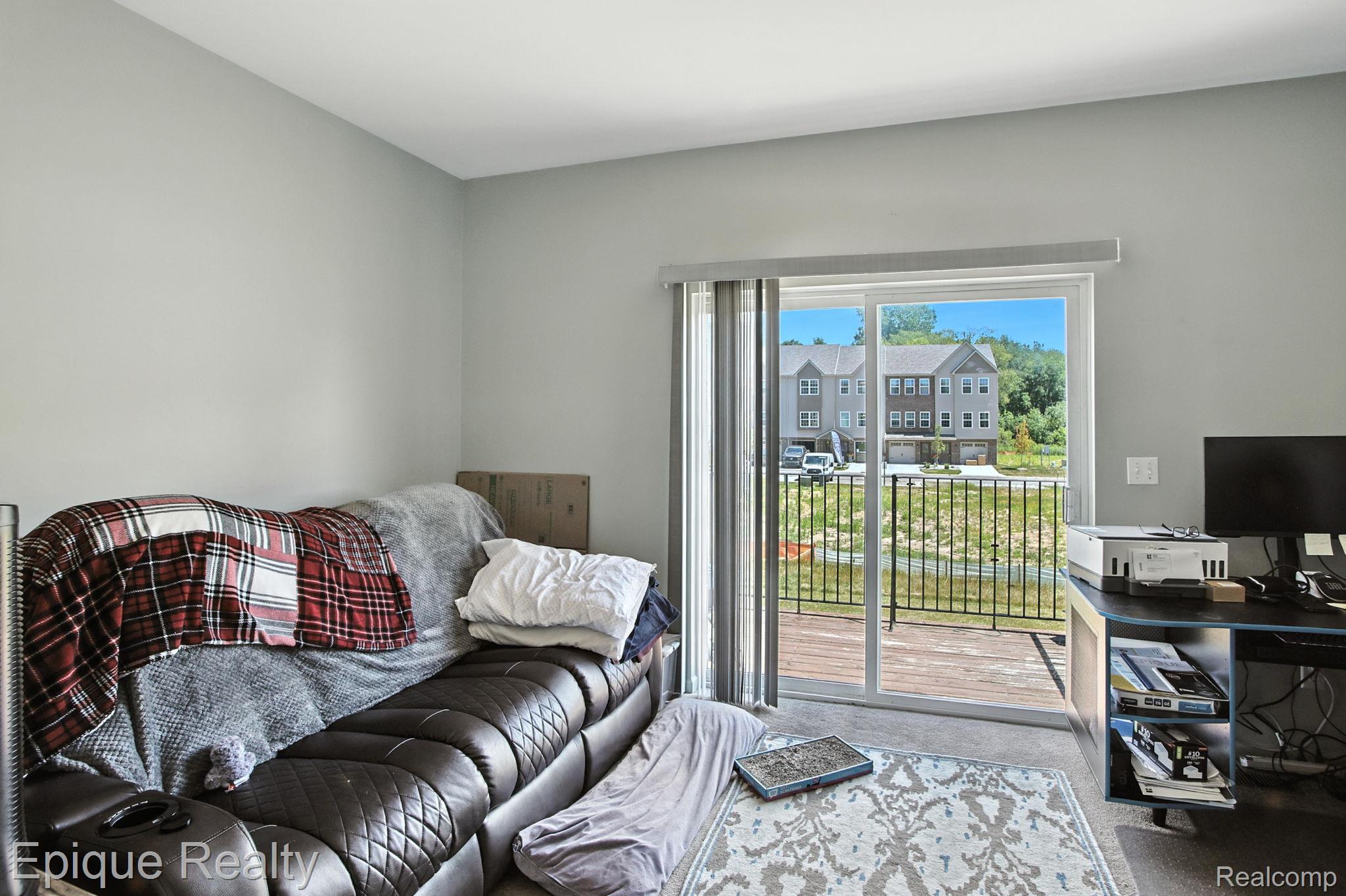 2206 Knotty Pine Trail