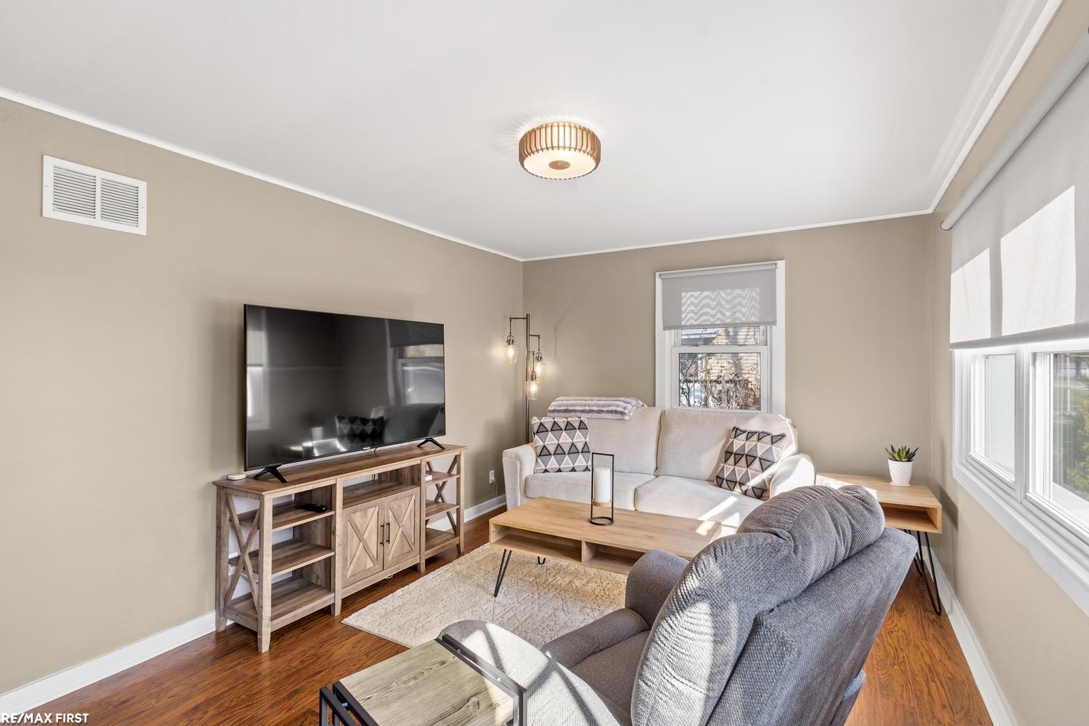 1060 S Kalamazoo Avenue