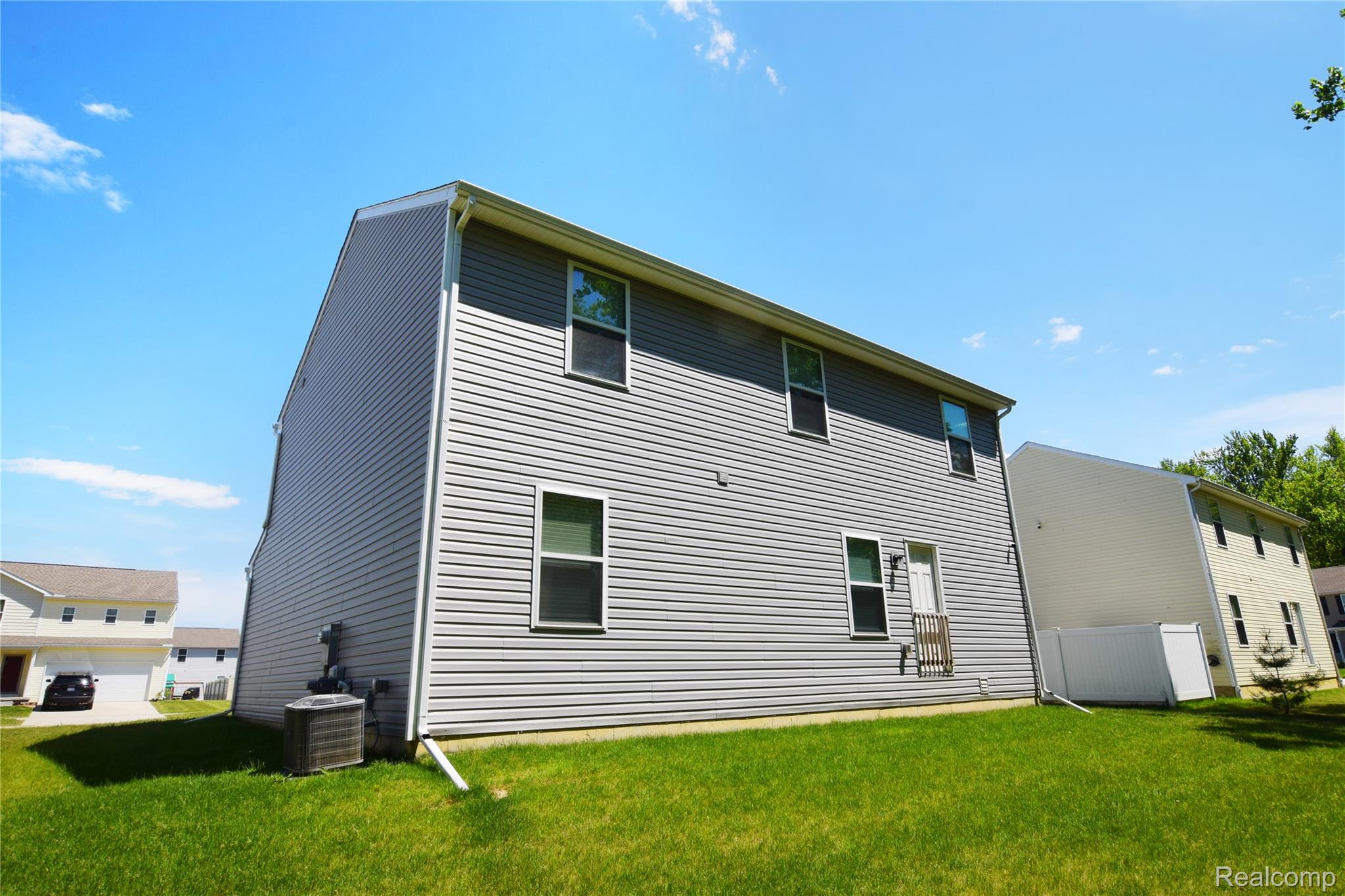 2288 Hunter Lane