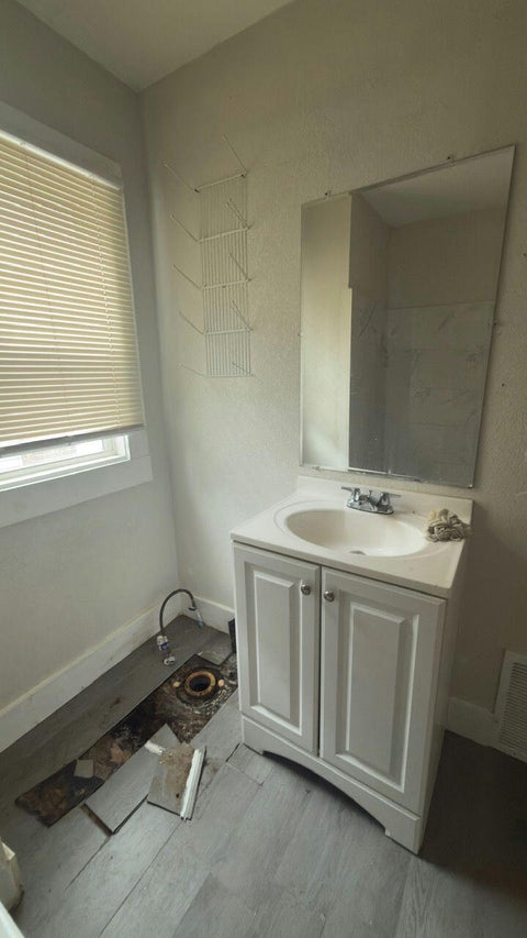 Tiny photo for 9565 Winthrop ST, Detroit City, MI 48227 (MLS # 81026054561)
