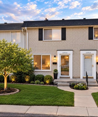 28022 UNIVERSAL DR APT 12, WARREN, MI 48092 - Image daccea5acb18675bde0c91da5eea5072/957290840