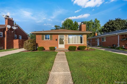 7486 Robindale Avenue Dearborn Heights City MI 48127