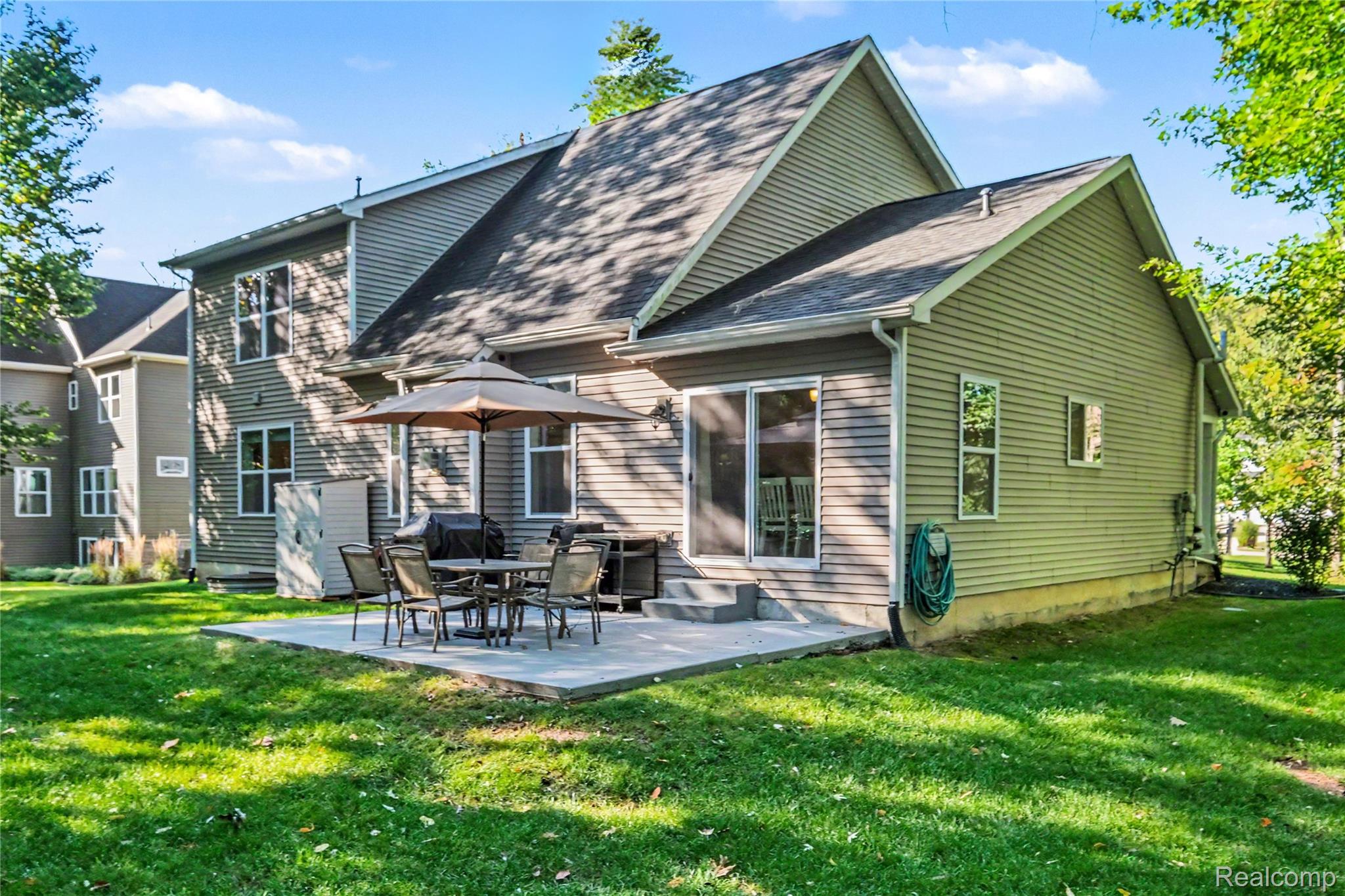 1084 Woods Edge Drive