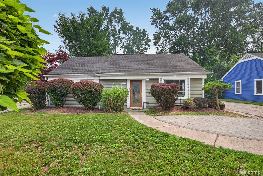 4427 W 14 MILE Road