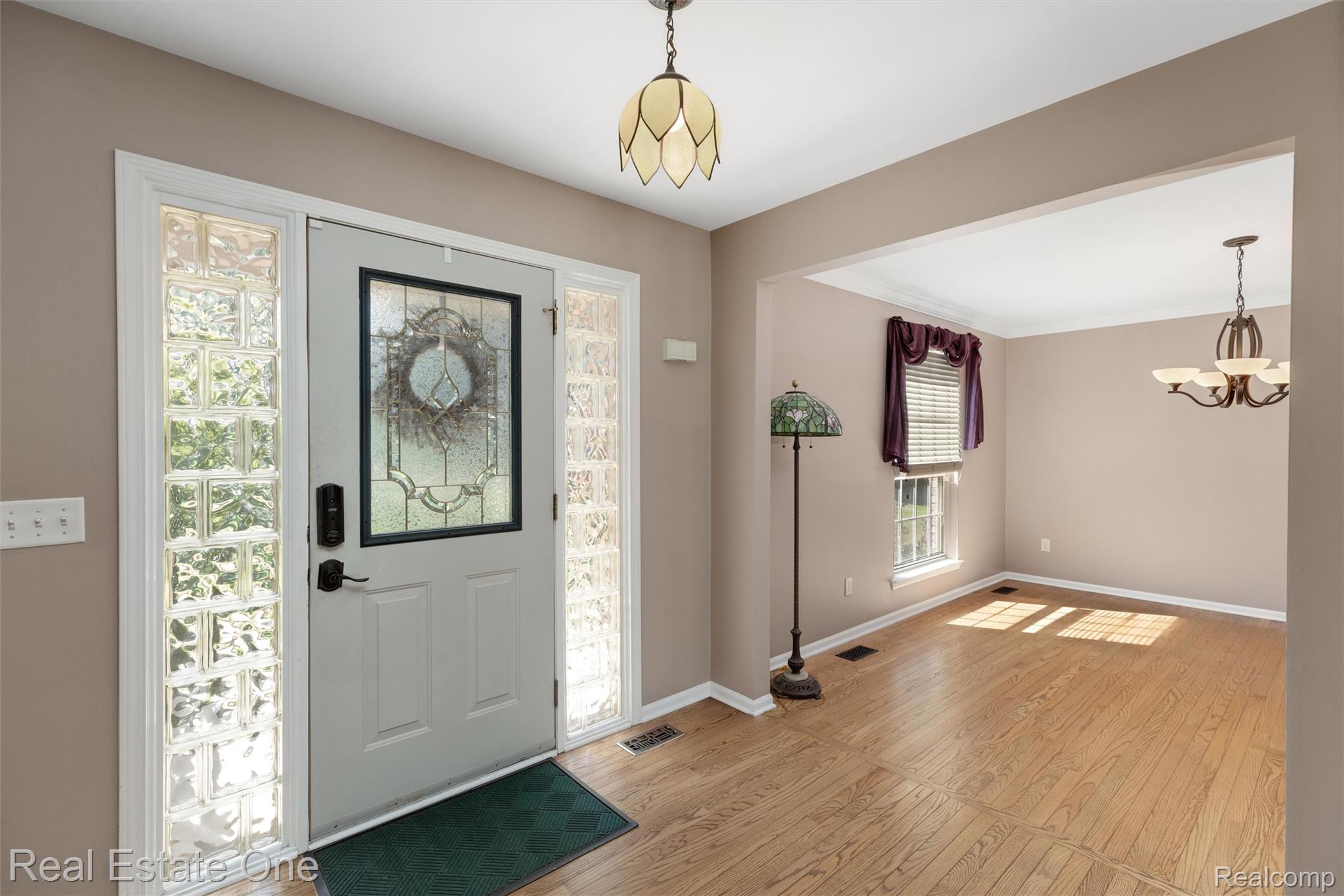 1083 Pheasant Run West Drive