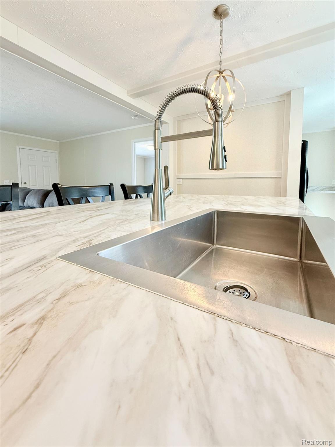 1553 Larkmore Lane