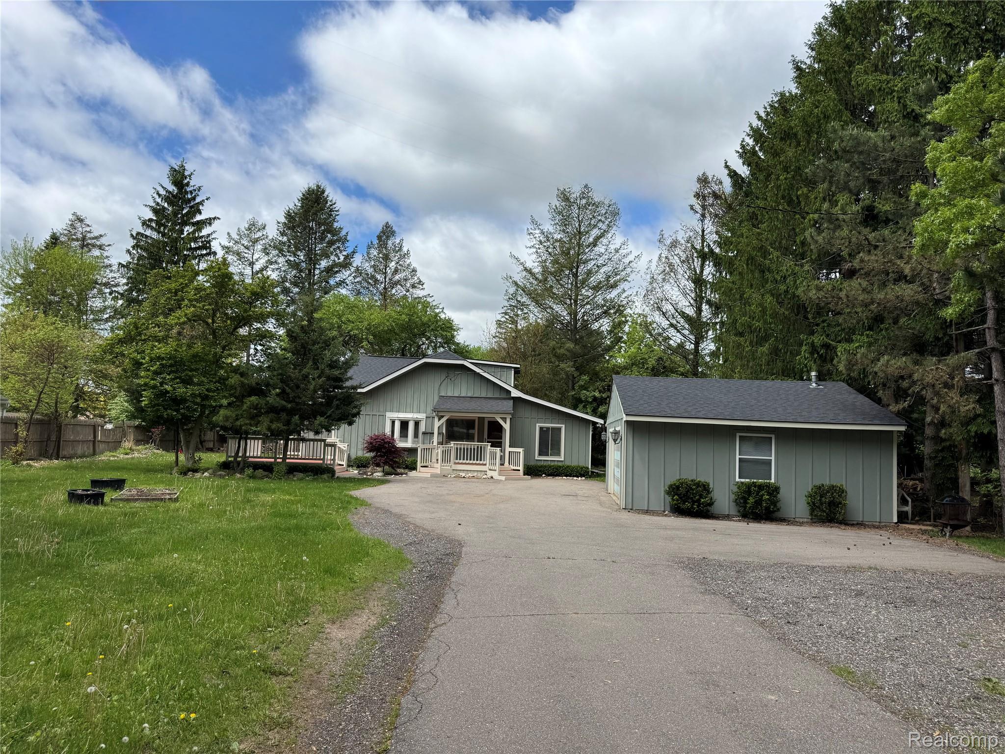 4448 Pleasant Valley Road