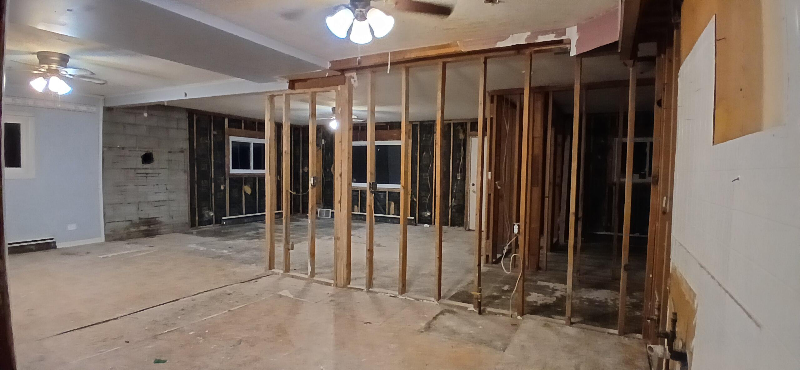 173 W Pine Street NE