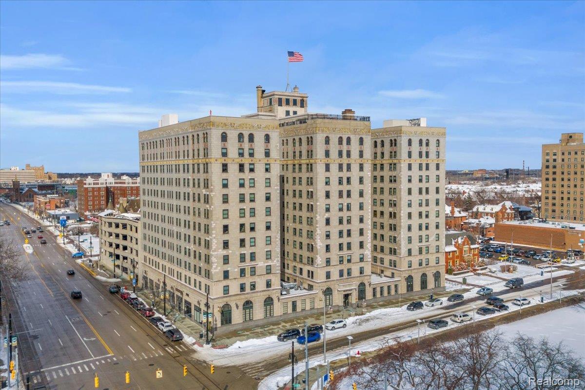 15 E Kirby Street 929