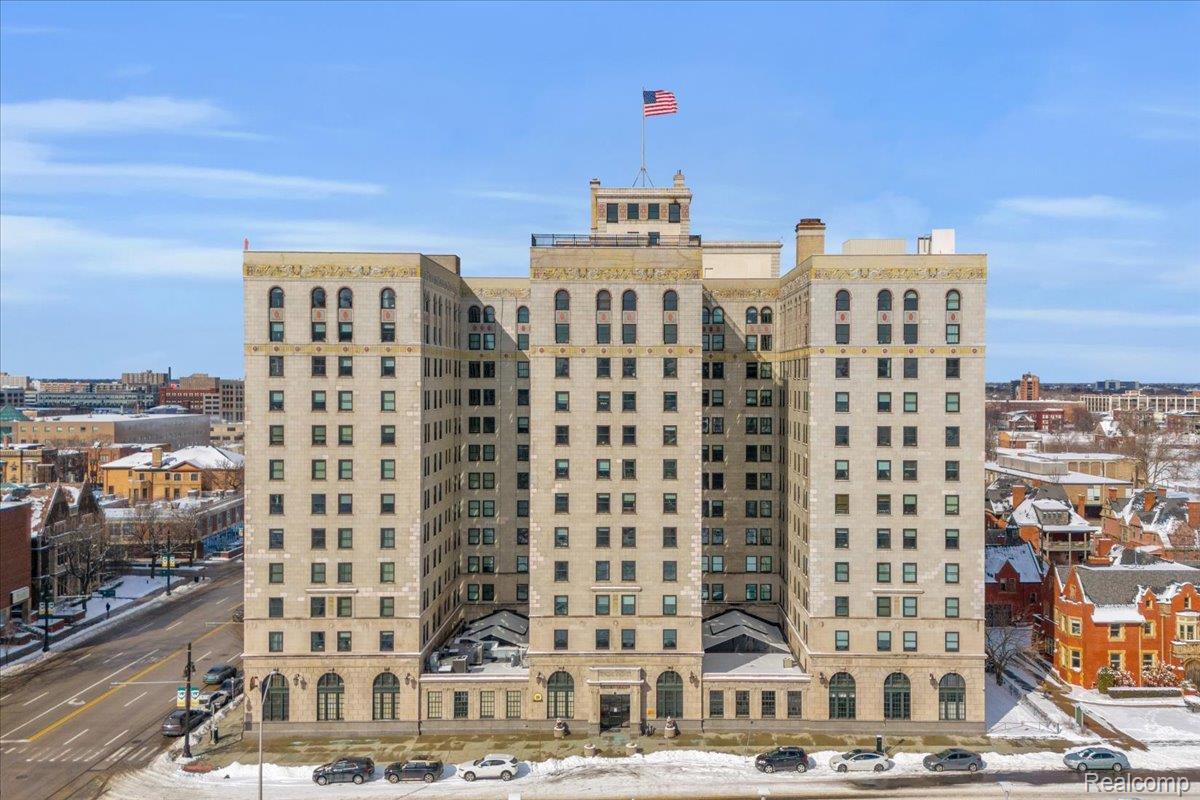 15 E Kirby Street 929