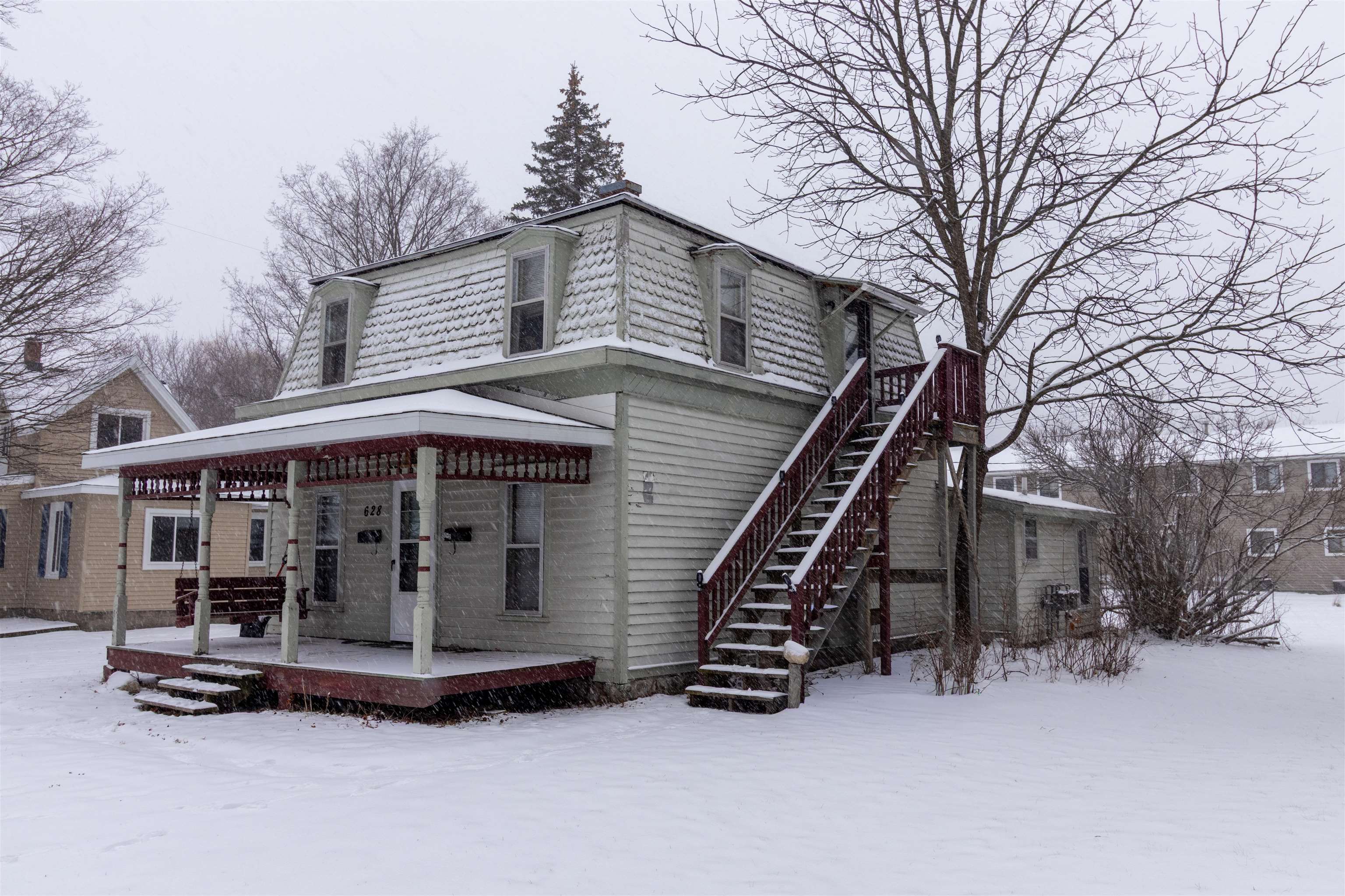 628 Oak