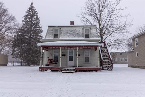 628 Oak Mt Pleasant City MI 48858