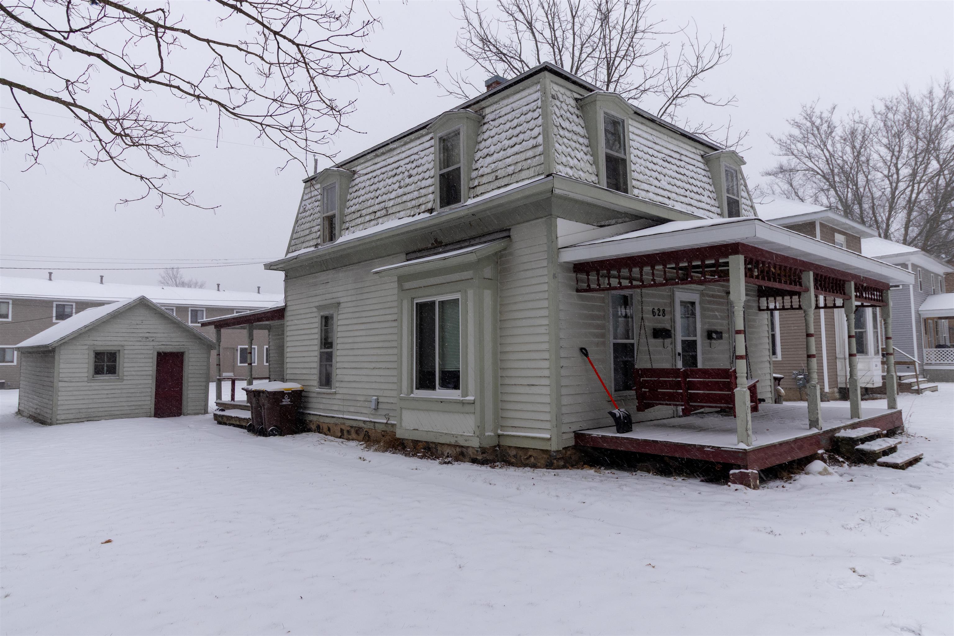 628 Oak