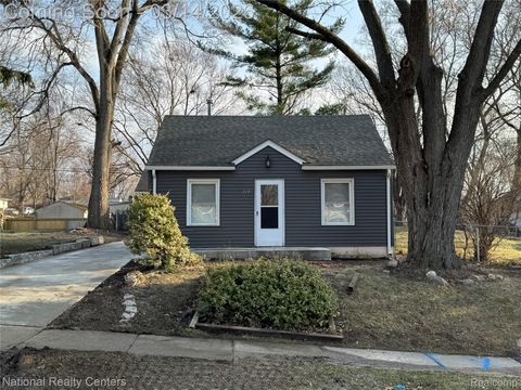 117 W Strathmore Pontiac City MI 48340