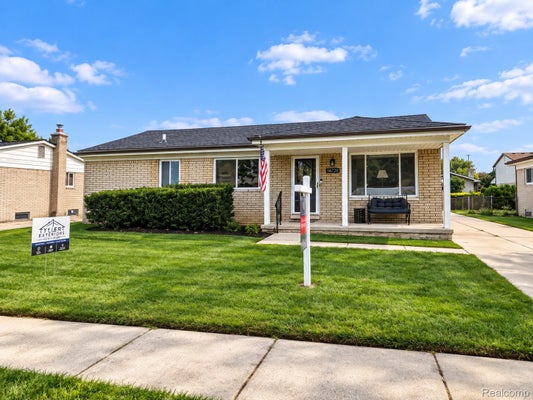 15270 CAMBRIDGE DR, FRASER, MI 48026 - Image db11b1e18489f394ddecfd4805c4017b/3664431908