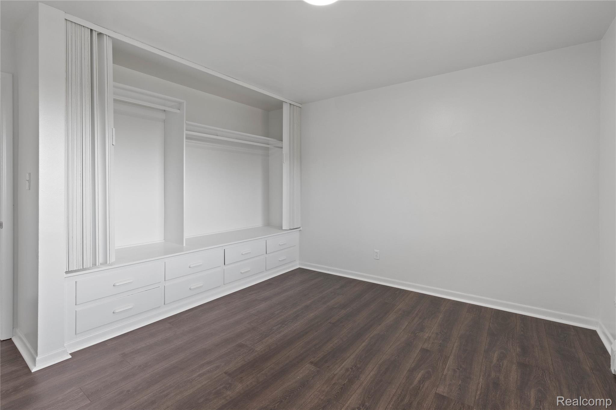 Detroit City, Michigan 48224, United States, 46 Bedrooms Bedrooms, ,2 BathroomsBathrooms,Residential,Active,223687