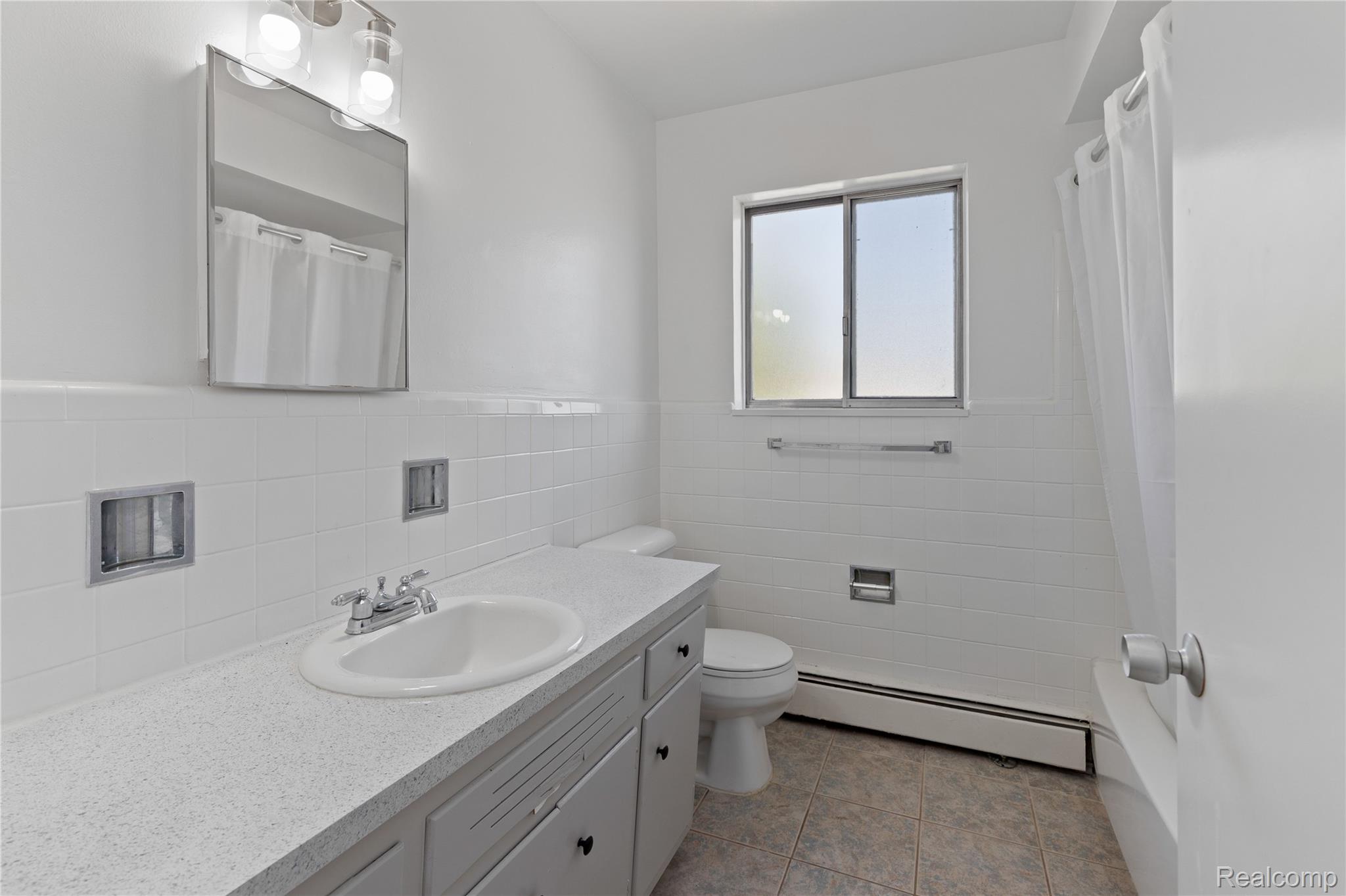 Detroit City, Michigan 48224, United States, 46 Bedrooms Bedrooms, ,2 BathroomsBathrooms,Residential,Active,223687