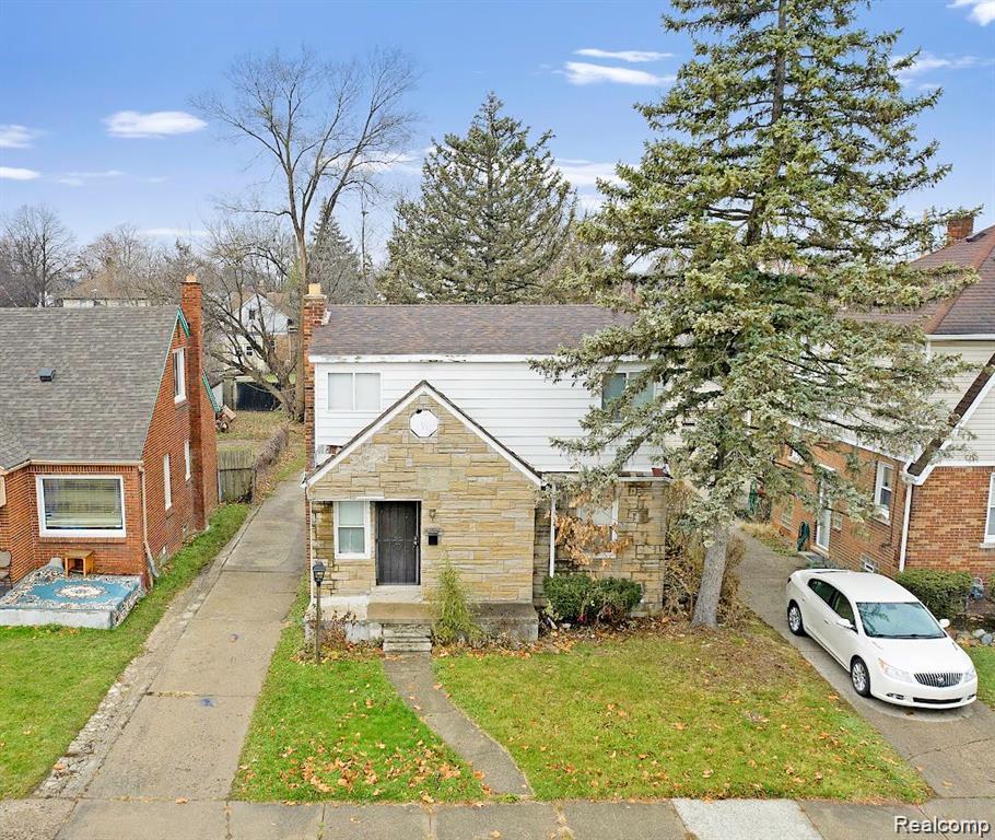 6849 Rosemont Avenue