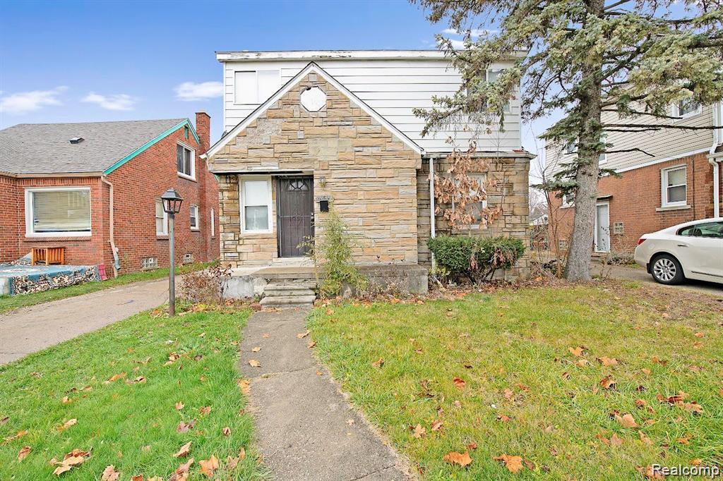 6849 Rosemont Avenue