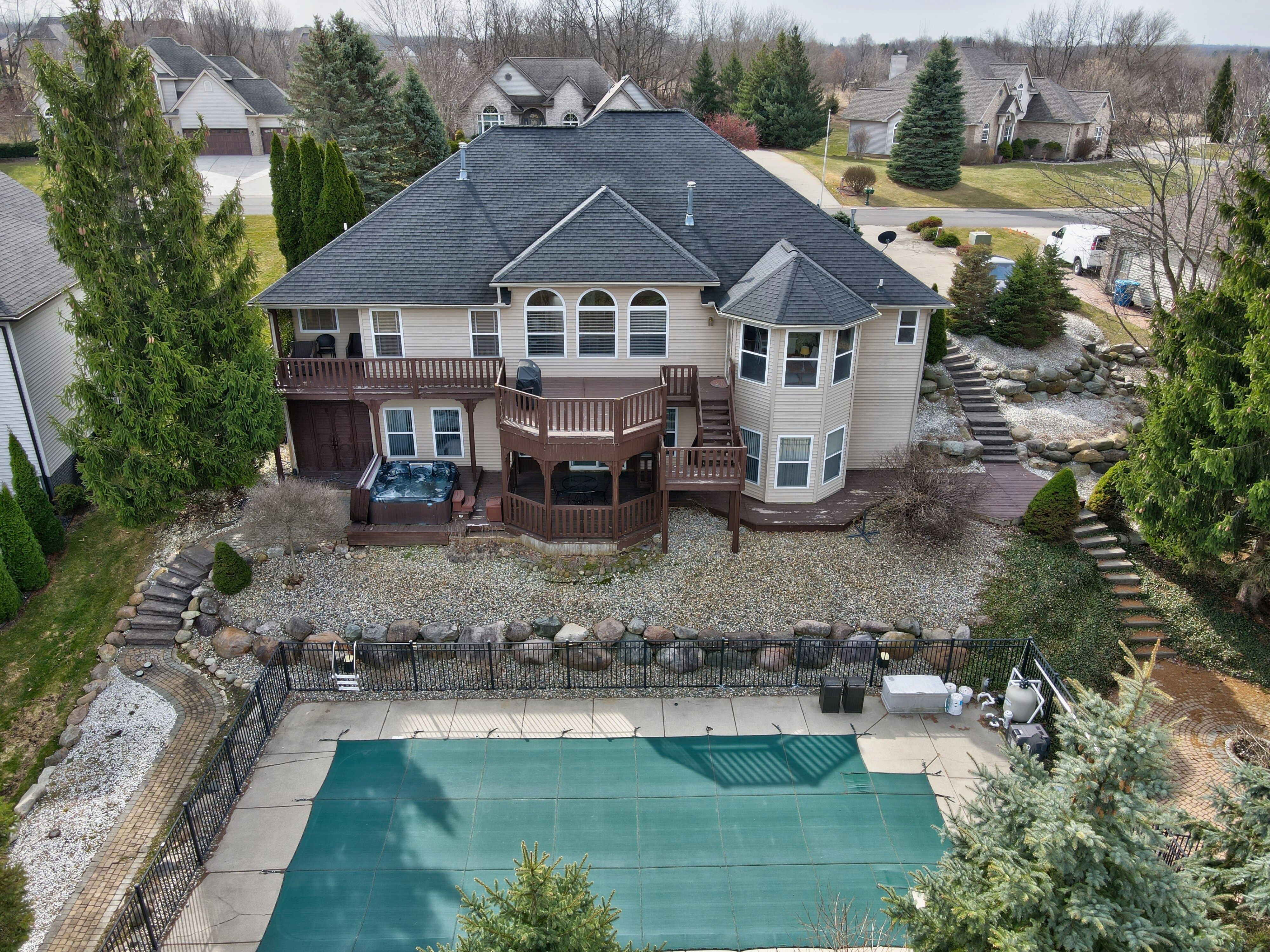 4392 OAK TREE Trail