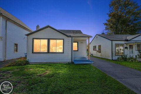 13824 Hobart Avenue Warren City MI 48089