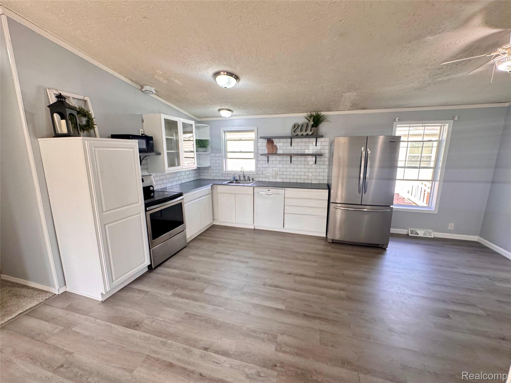 100 Riverview Circle