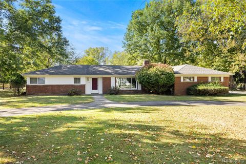 7250 Ten Hill Road West Bloomfield Charter Township MI 48322