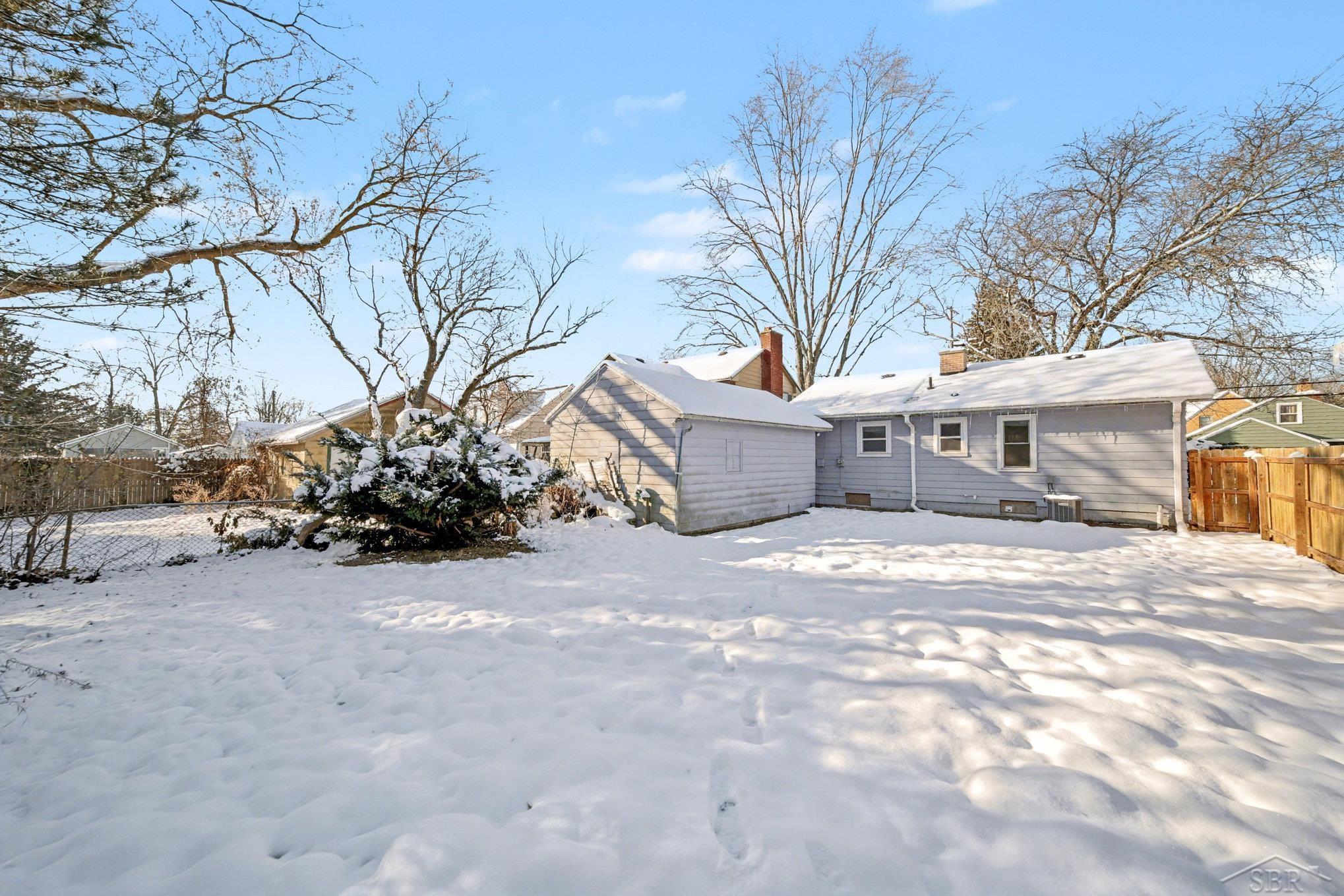 Saginaw, Michigan 48602, United States, 2 Bedrooms Bedrooms, ,1 BathroomBathrooms,Residential,Active,251572