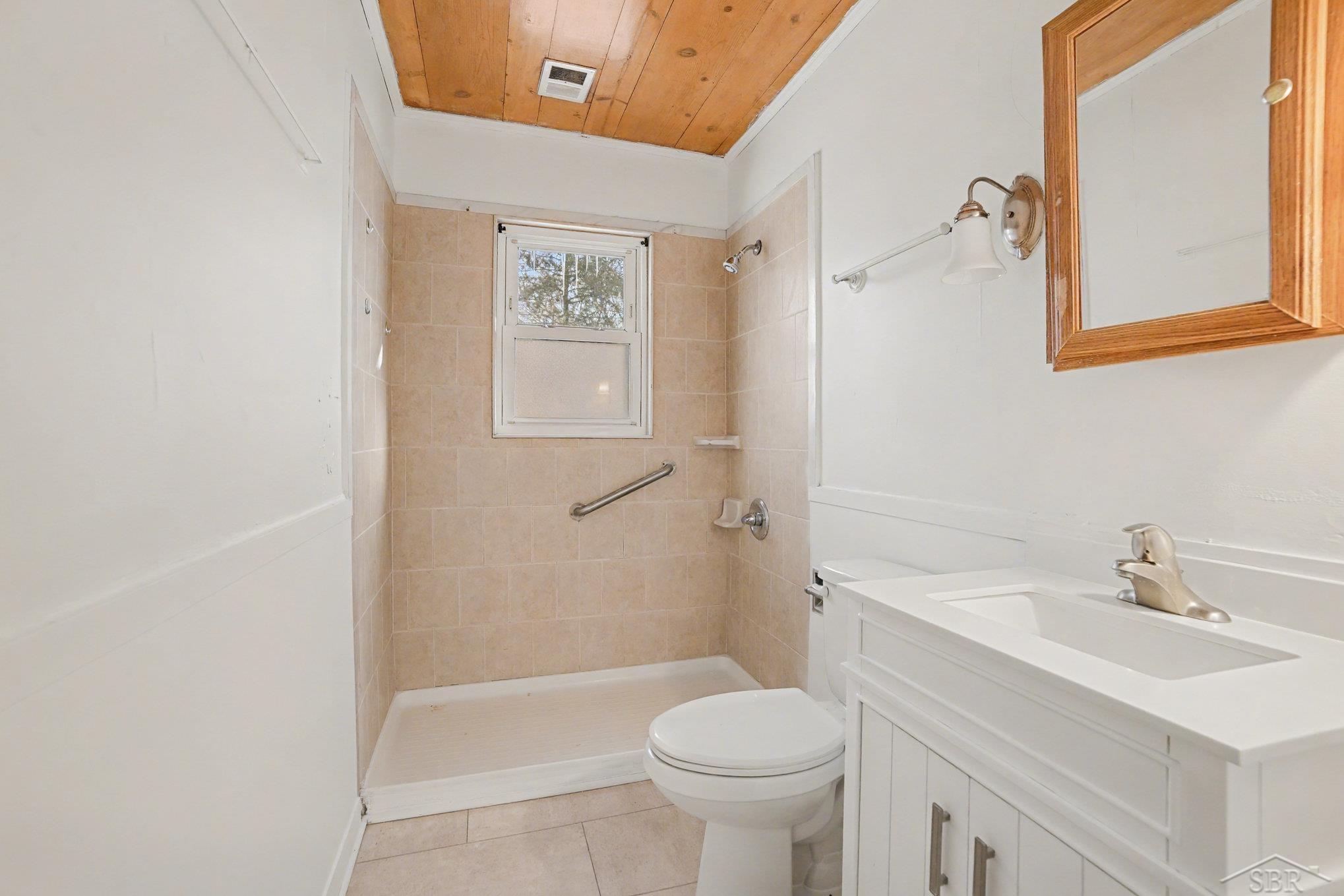 Saginaw, Michigan 48602, United States, 2 Bedrooms Bedrooms, ,1 BathroomBathrooms,Residential,Active,251572