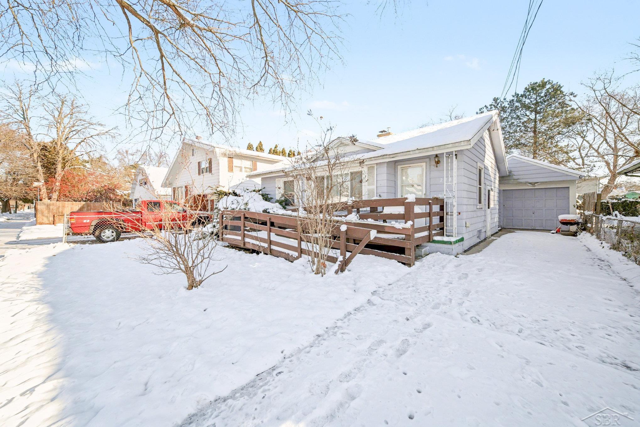 Saginaw, Michigan 48602, United States, 2 Bedrooms Bedrooms, ,1 BathroomBathrooms,Residential,Active,251572