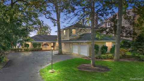 2236 Locklin Lane West Bloomfield Charter Township MI 48324