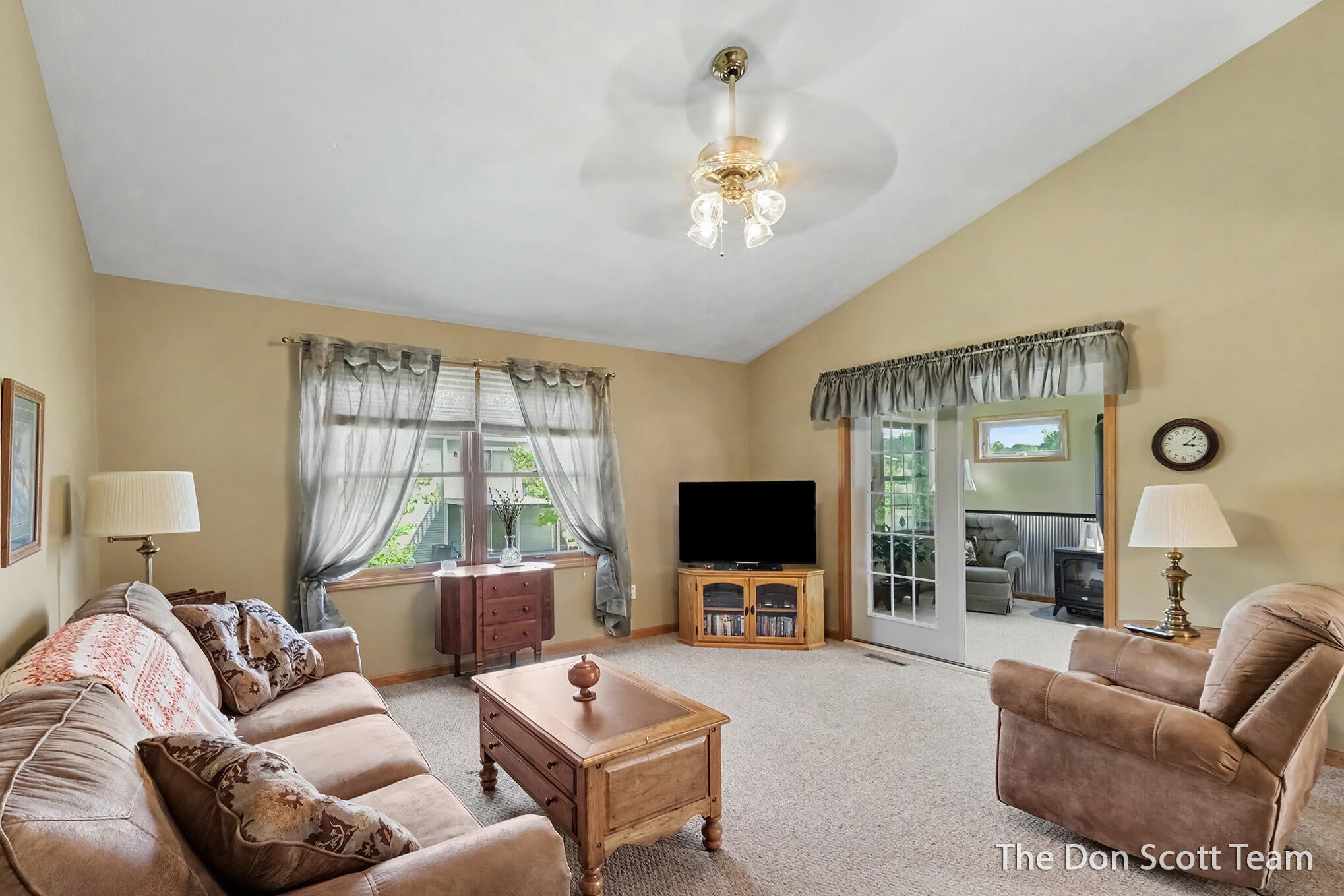 210 Heatherview Street NW
