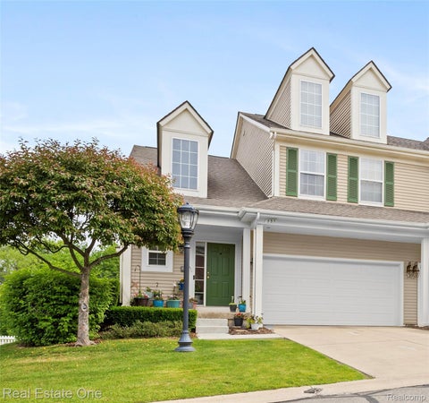 Photo of 731 E Bluff Court, Rochester Hills City, MI 48307 (MLS # 20261042013)