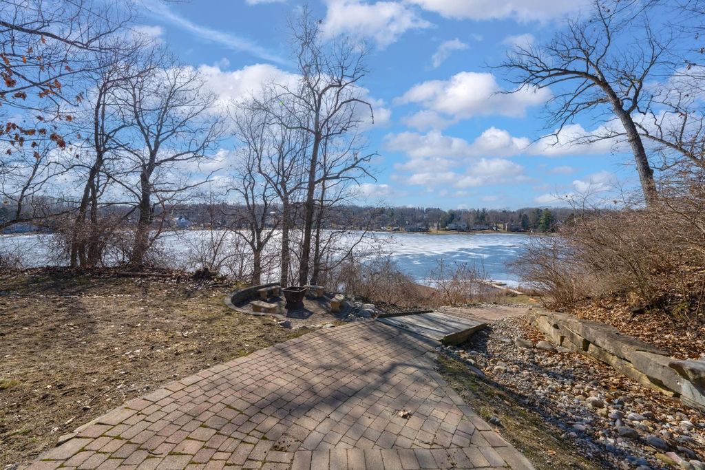 listing image 84