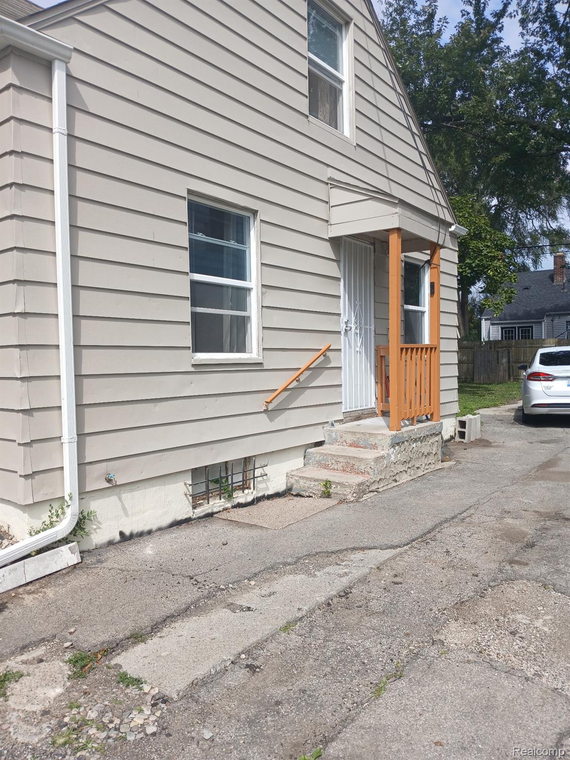 1714 W Jackson Avenue