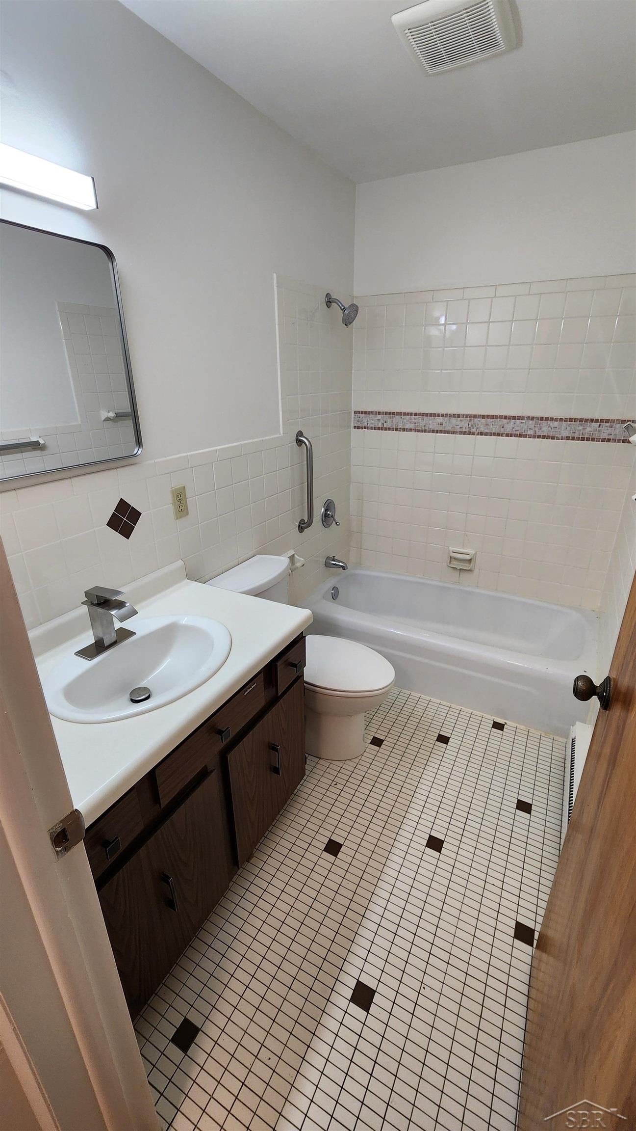 240 W Tuscola UNIT 9 Street