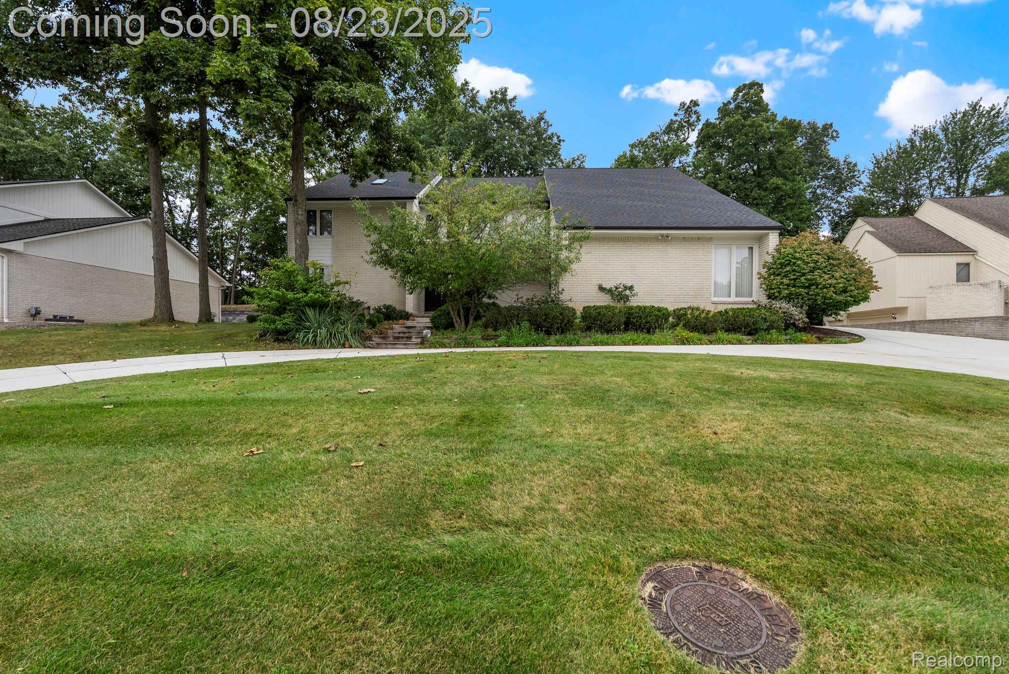 5322 Pond Bluff Drive