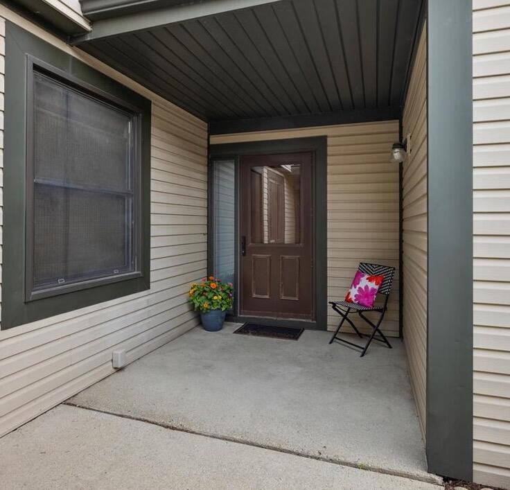1220 Charleston Court
