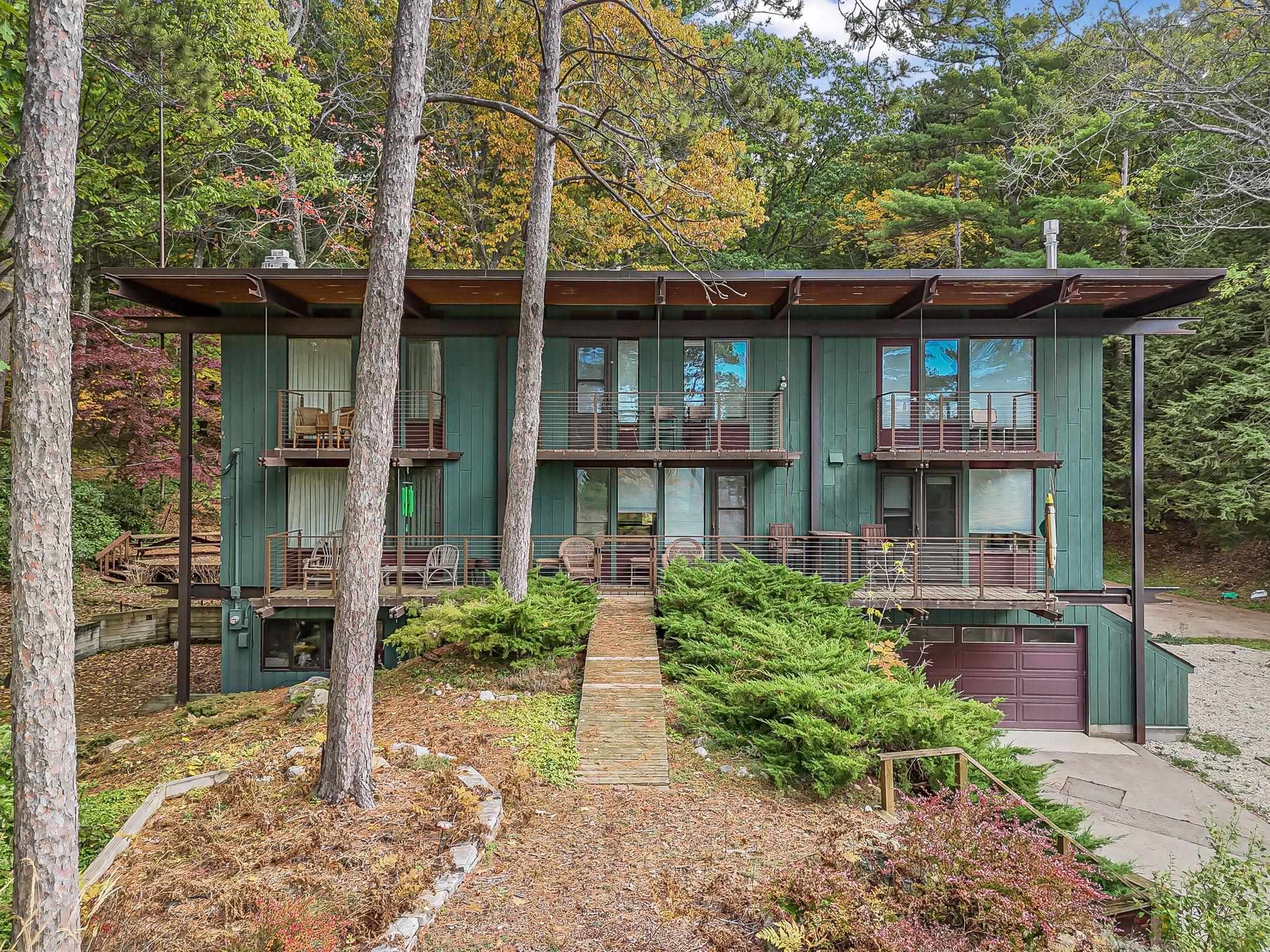 6644 Peninsula Drive