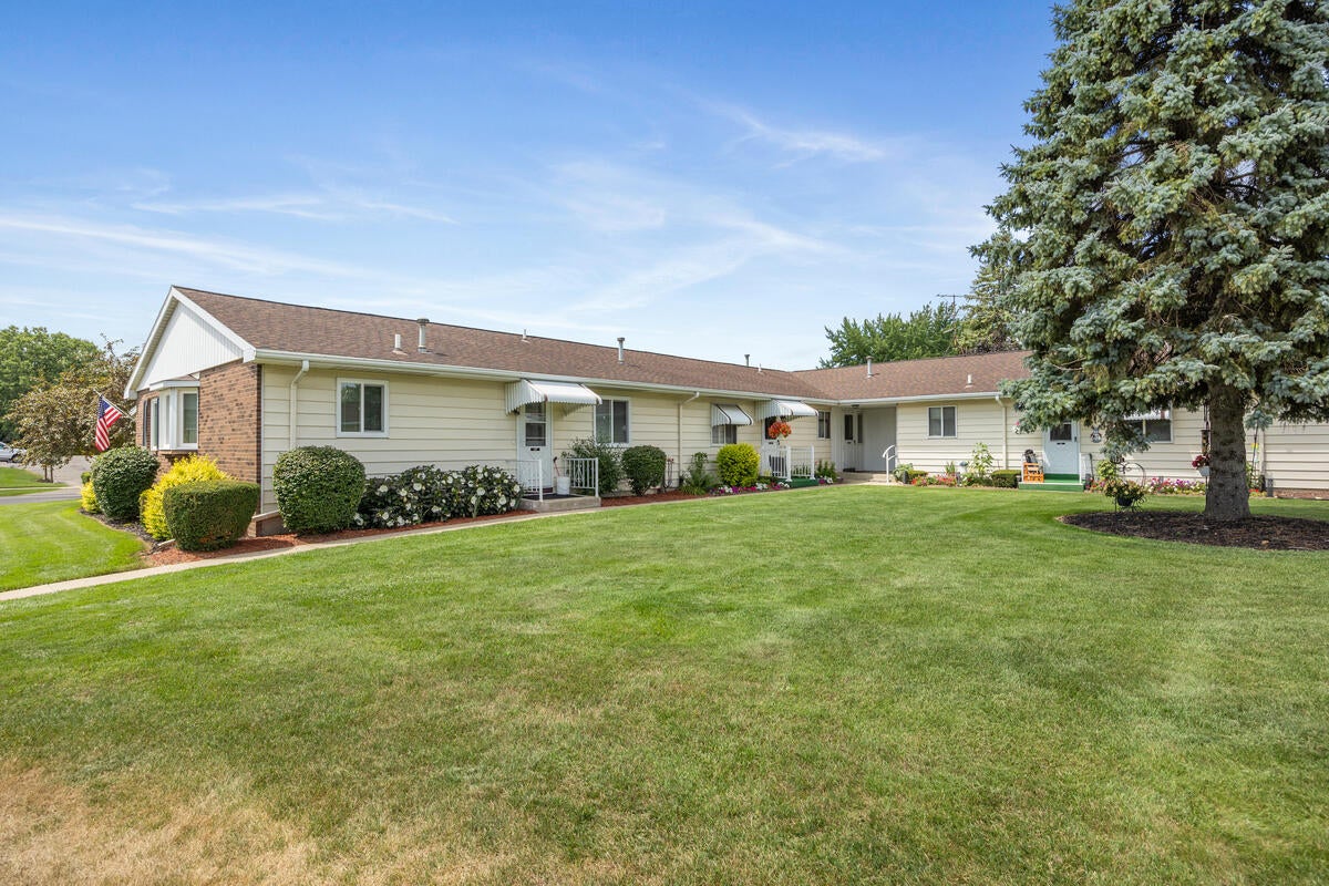5946 Leisure South Drive SE