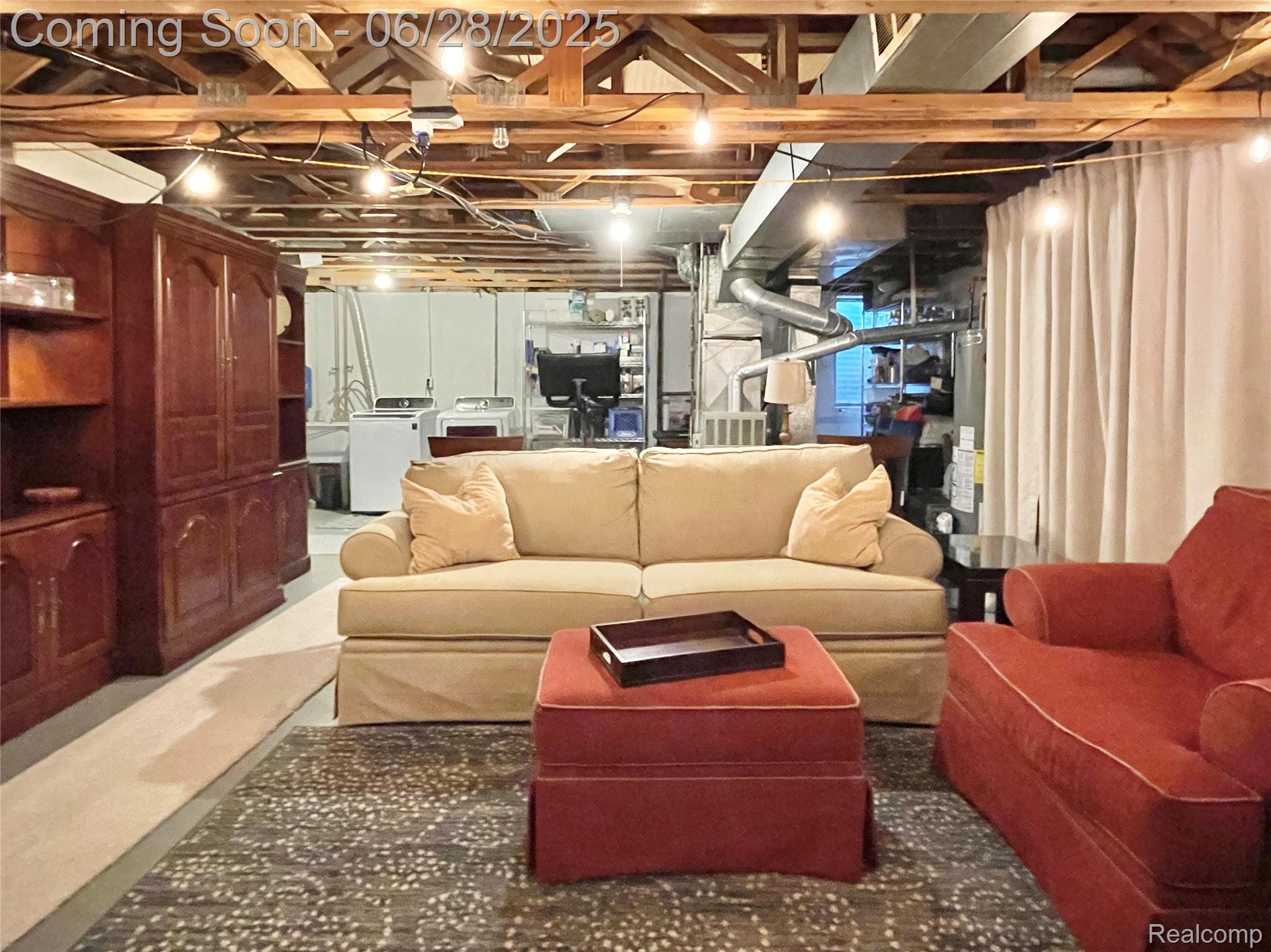 Rochester Hills City, Michigan 48306, United States, 3 Bedrooms Bedrooms, ,3 BathroomsBathrooms,Residential,Pending,160118