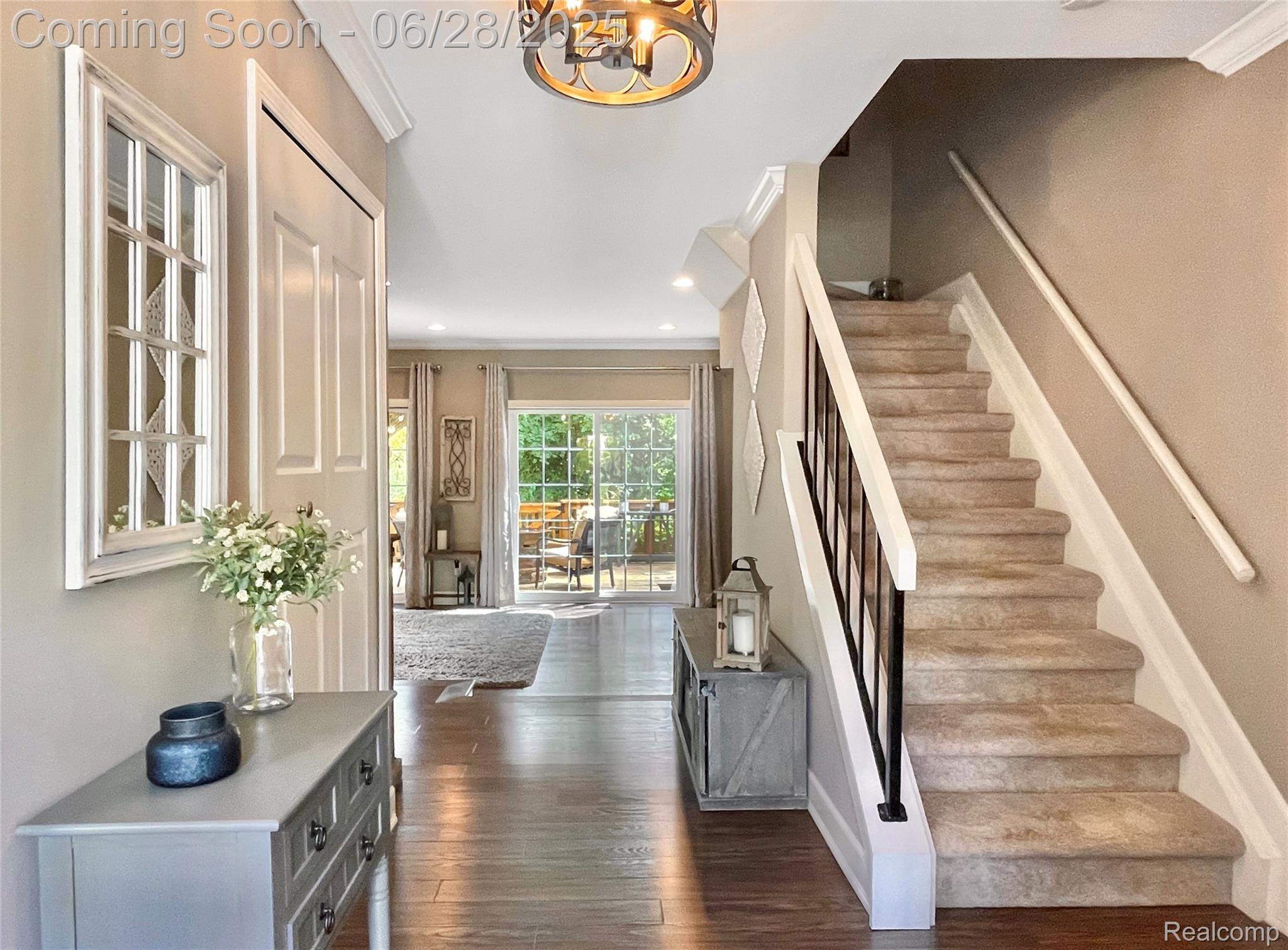 Rochester Hills City, Michigan 48306, United States, 3 Bedrooms Bedrooms, ,3 BathroomsBathrooms,Residential,Pending,160118