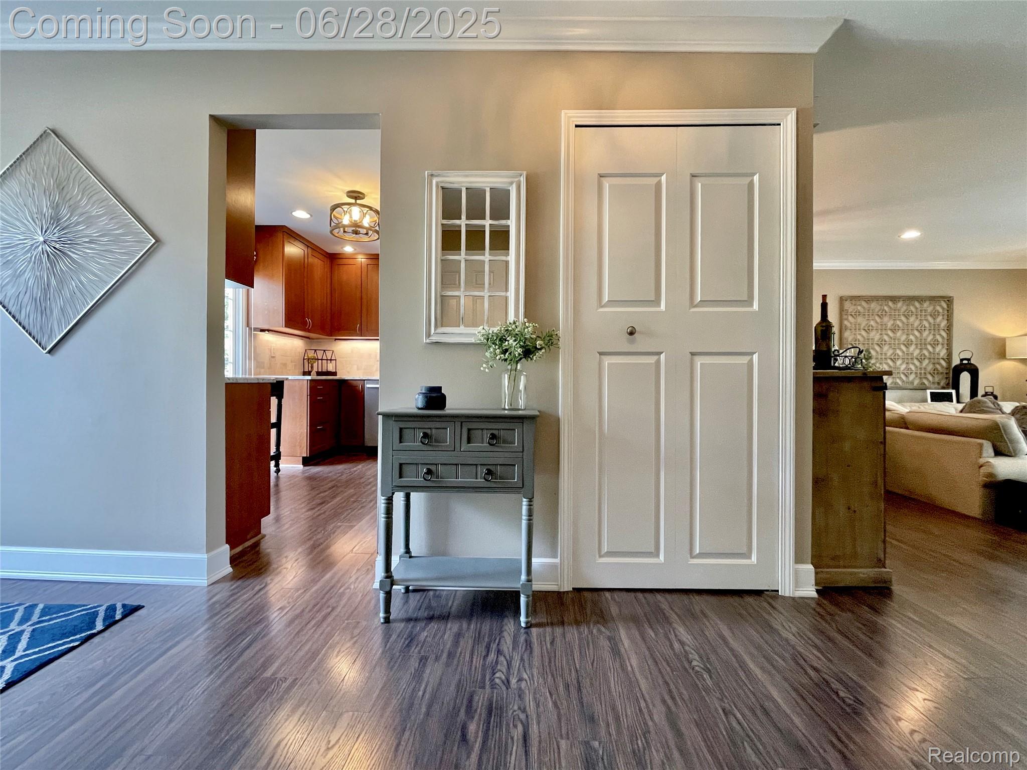 Rochester Hills City, Michigan 48306, United States, 3 Bedrooms Bedrooms, ,3 BathroomsBathrooms,Residential,Pending,160118