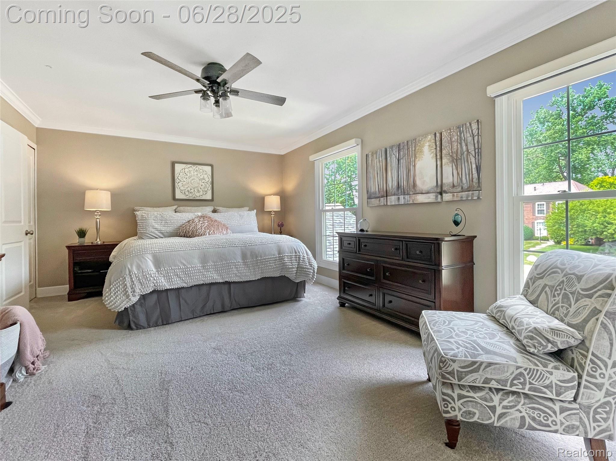 Rochester Hills City, Michigan 48306, United States, 3 Bedrooms Bedrooms, ,3 BathroomsBathrooms,Residential,Pending,160118