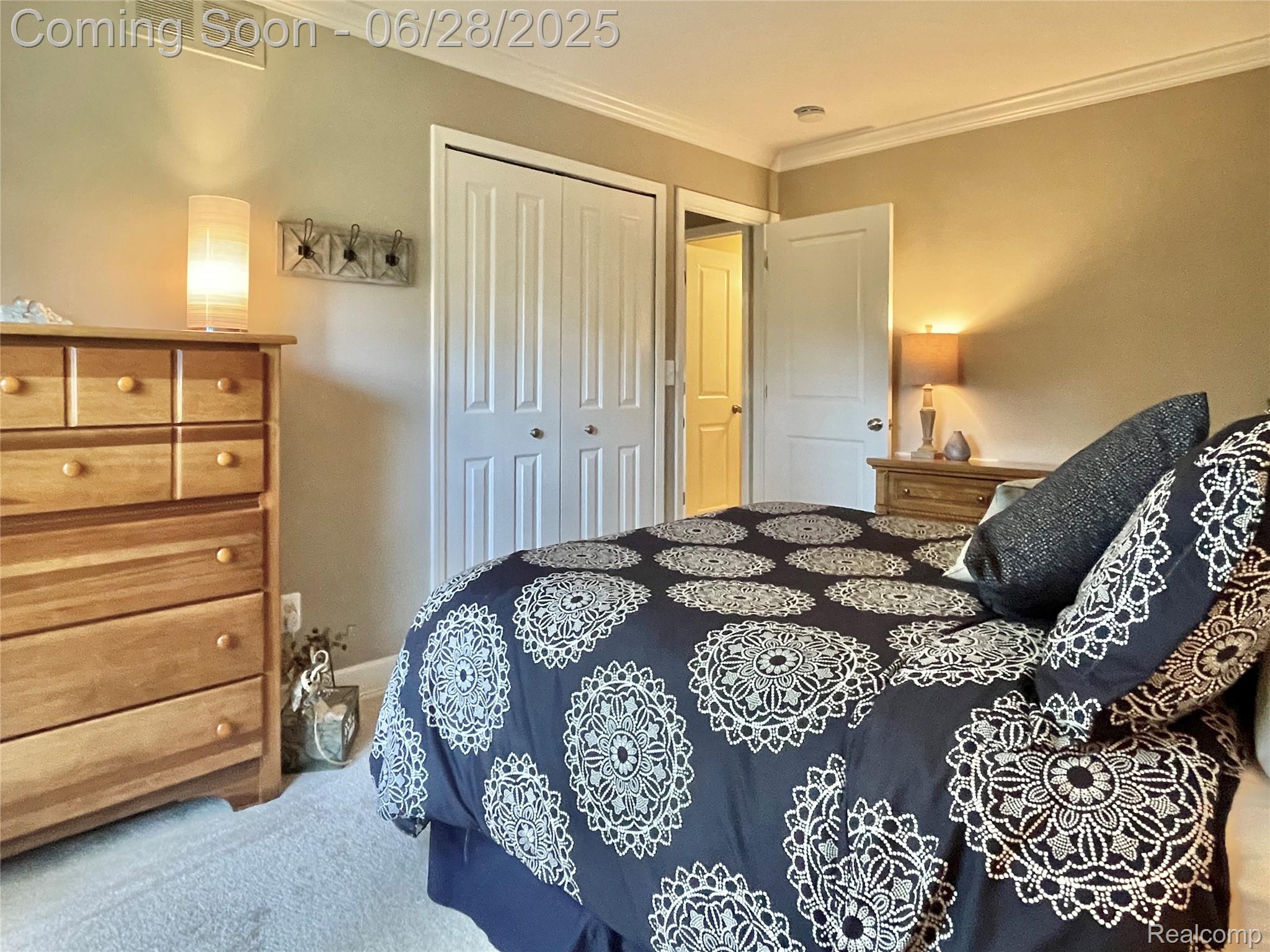 Rochester Hills City, Michigan 48306, United States, 3 Bedrooms Bedrooms, ,3 BathroomsBathrooms,Residential,Pending,160118