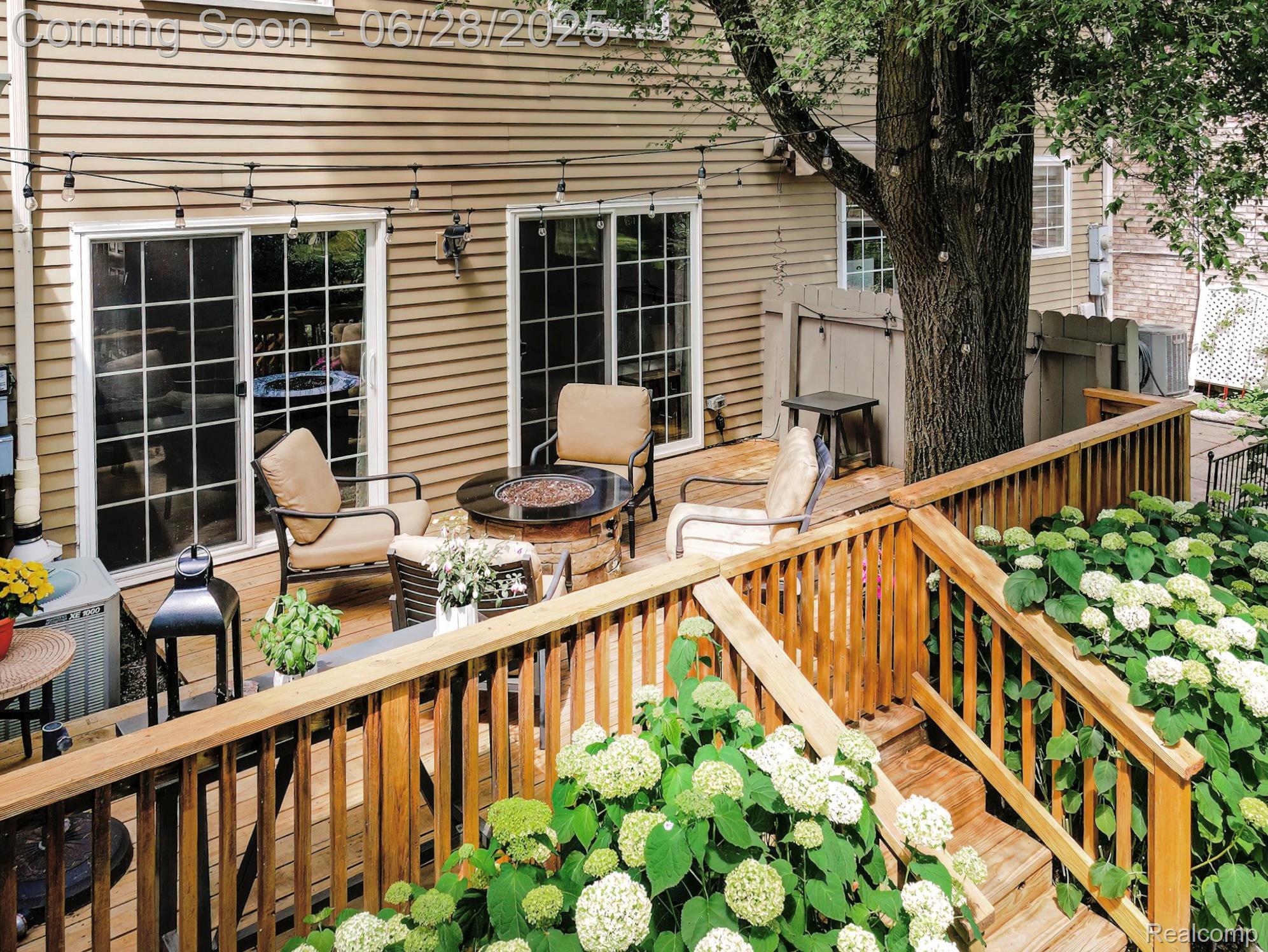 Rochester Hills City, Michigan 48306, United States, 3 Bedrooms Bedrooms, ,3 BathroomsBathrooms,Residential,Pending,160118